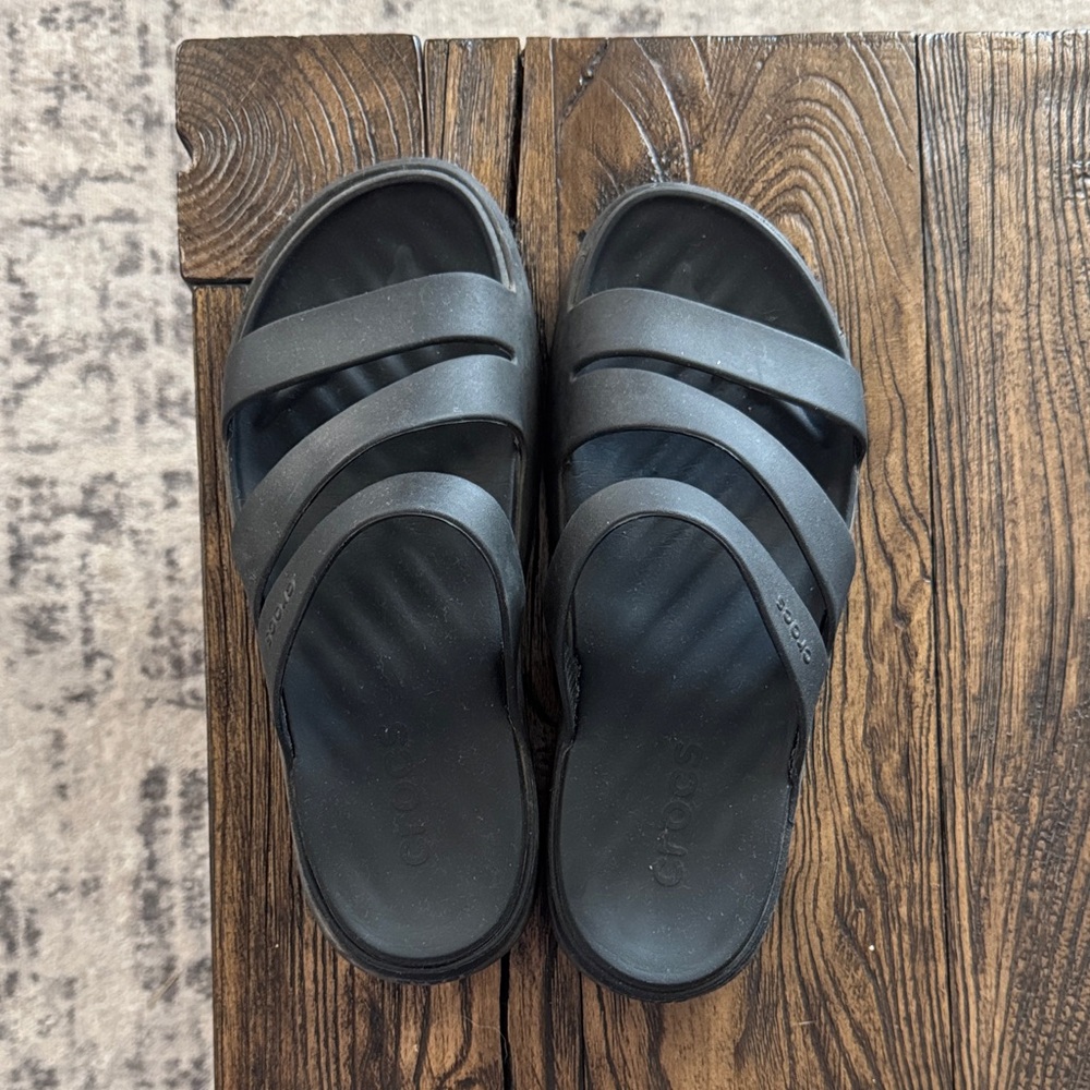 CROCS Black new style strap sandal